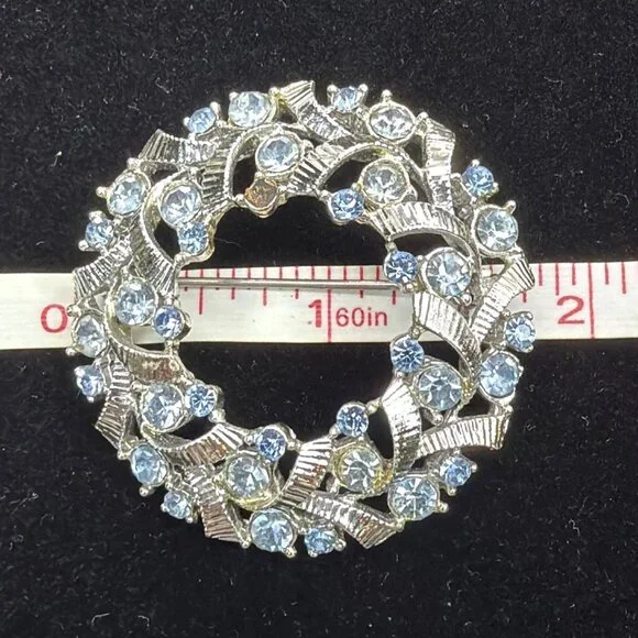 Vintage Signed Coro Blue Rhinestone Wreath Brooch Earring Set Silver Tone 1950s - Picture 13 of 16